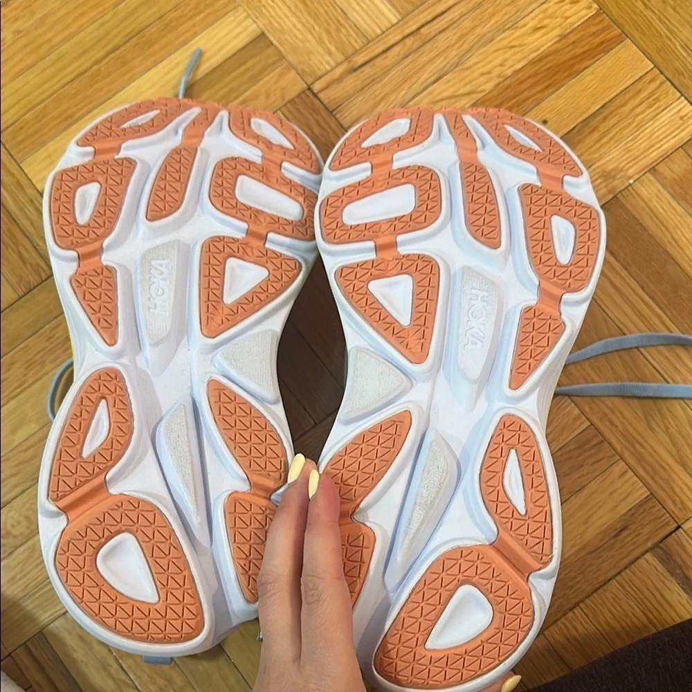 NEVER WORN Hoka Bondi 8 Athletic Shoes - Picture 4 of 5